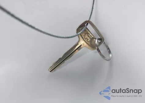 1999 Toyota Sienna Le z USA, uszkodzony, nr VIN 4T3ZF13C2XU121880